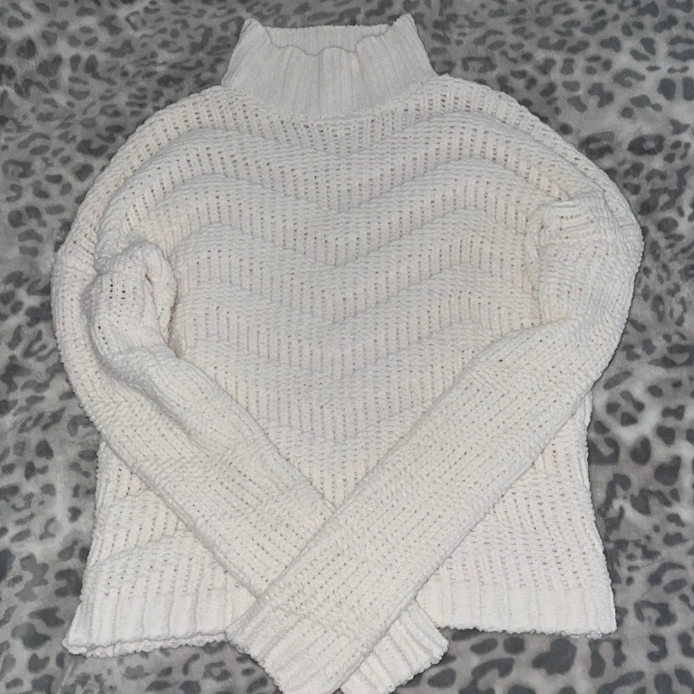 Super soft cozy sweater!!